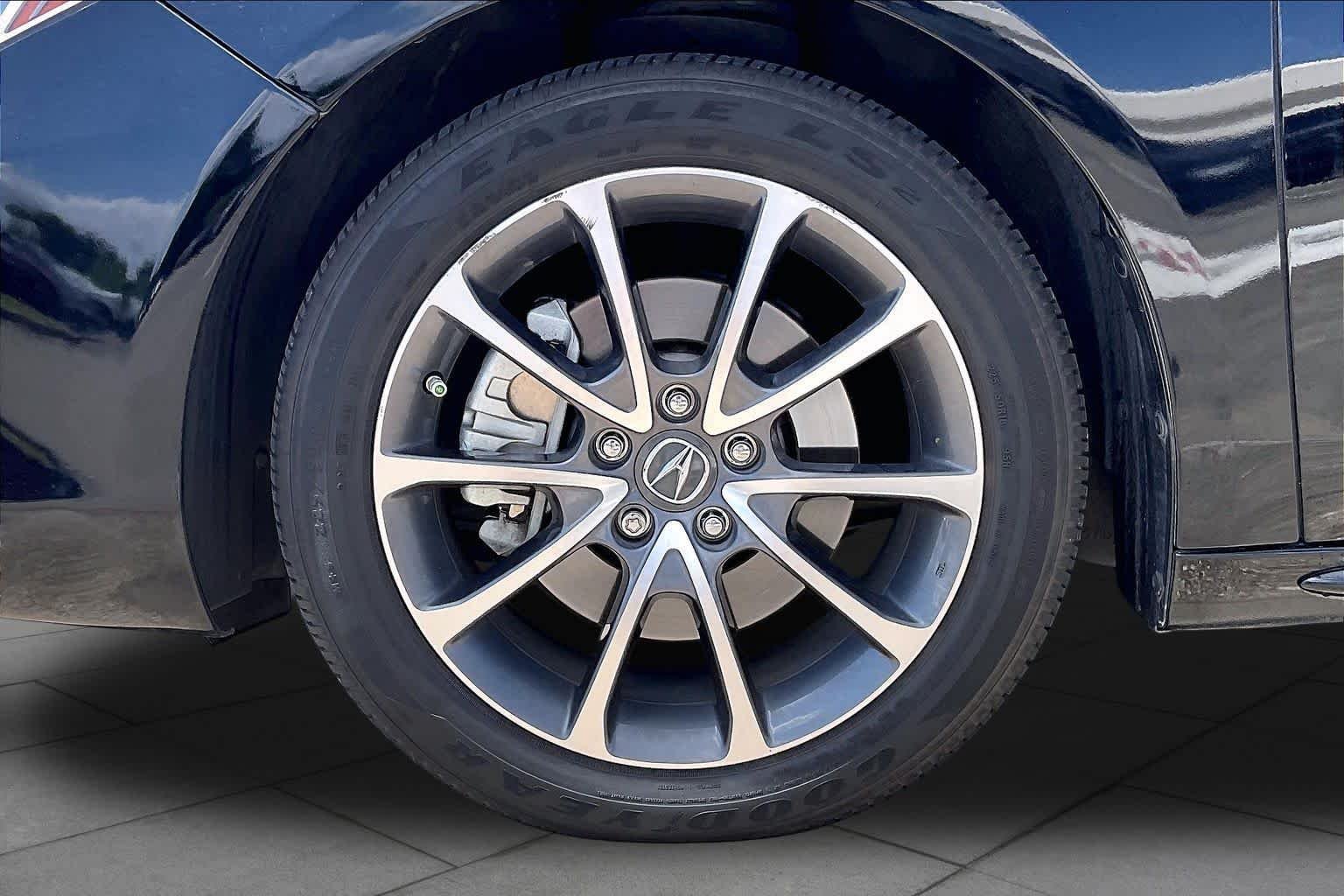 Used 2018 Crystal Black Pearl Acura w/Technology Pkg image 10