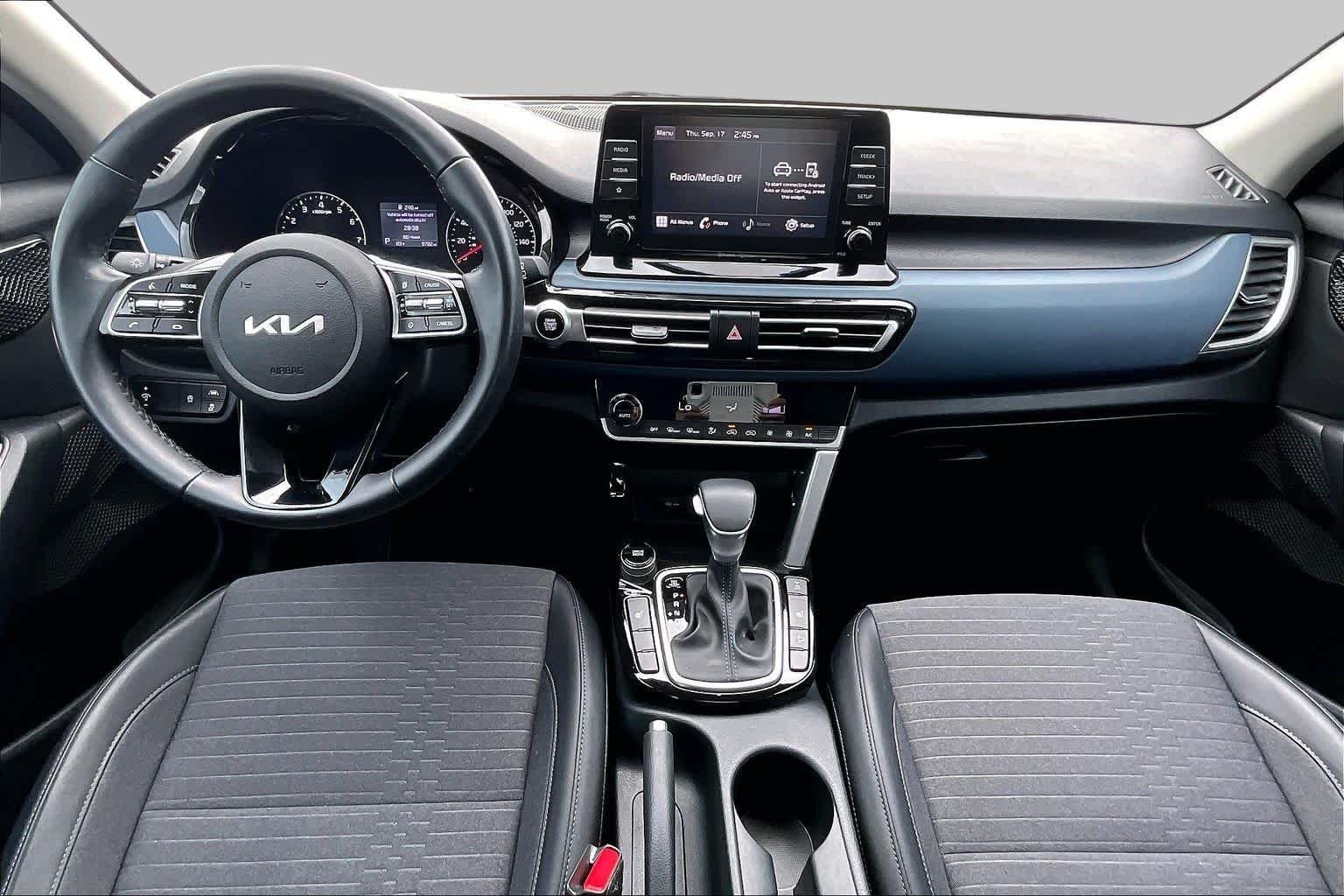 Used 2023 Snow White Pearl Kia S image 14