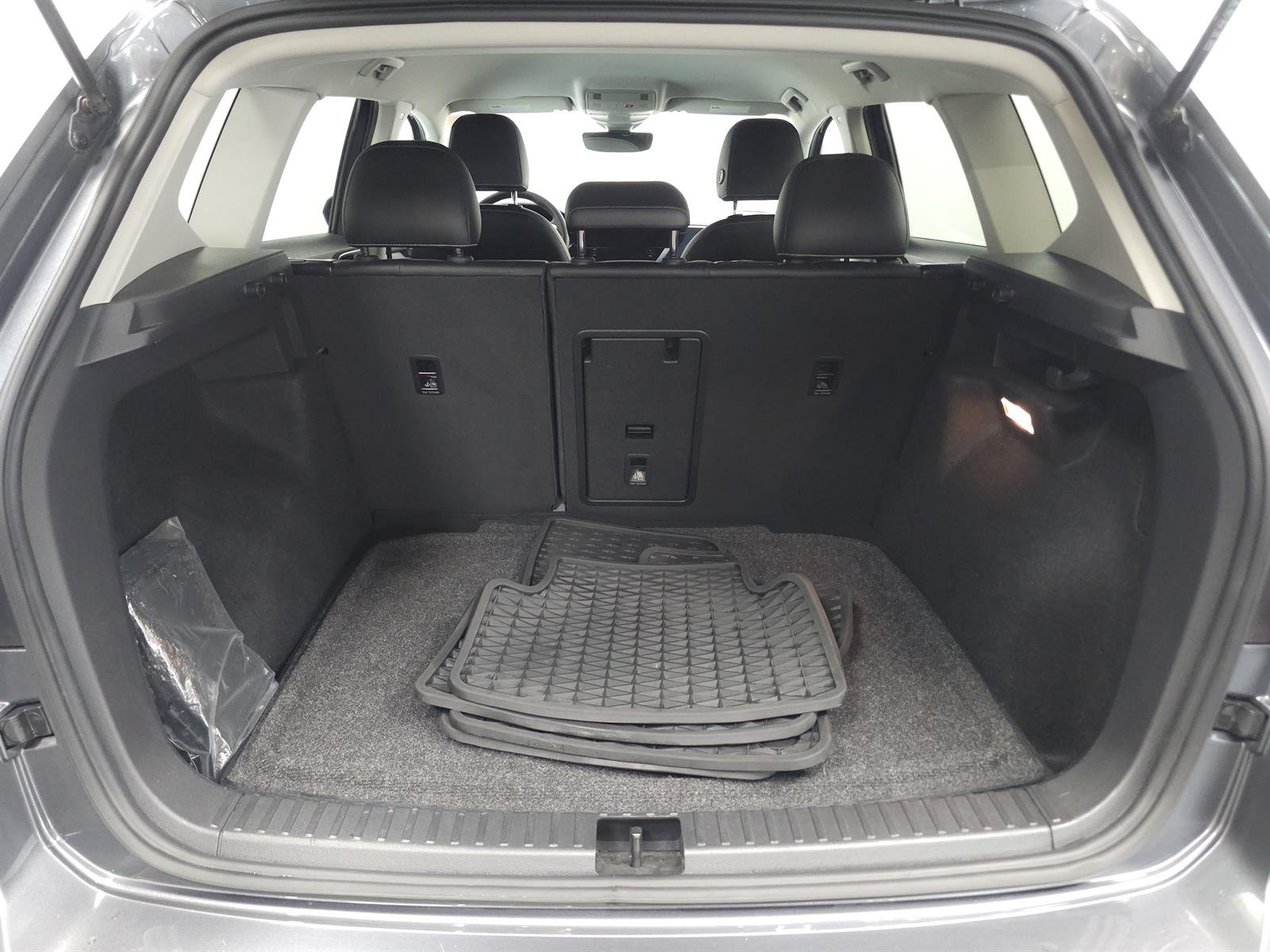 Used 2022 Gray Volkswagen 1.5T SE image 10