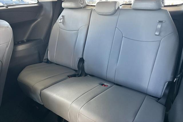 Certified Used 2026 RUBY FLARE PEARL Toyota  image 15