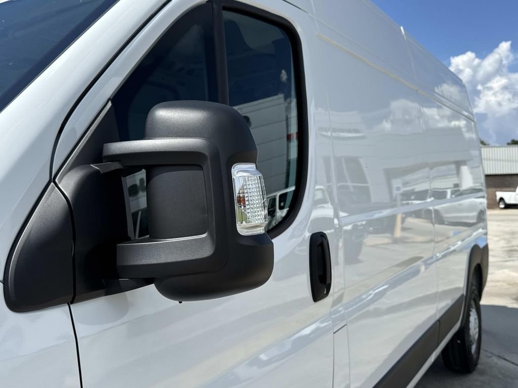 New 2026 Bright White Clear-Coat Exterior Paint RAM High Roof image 8