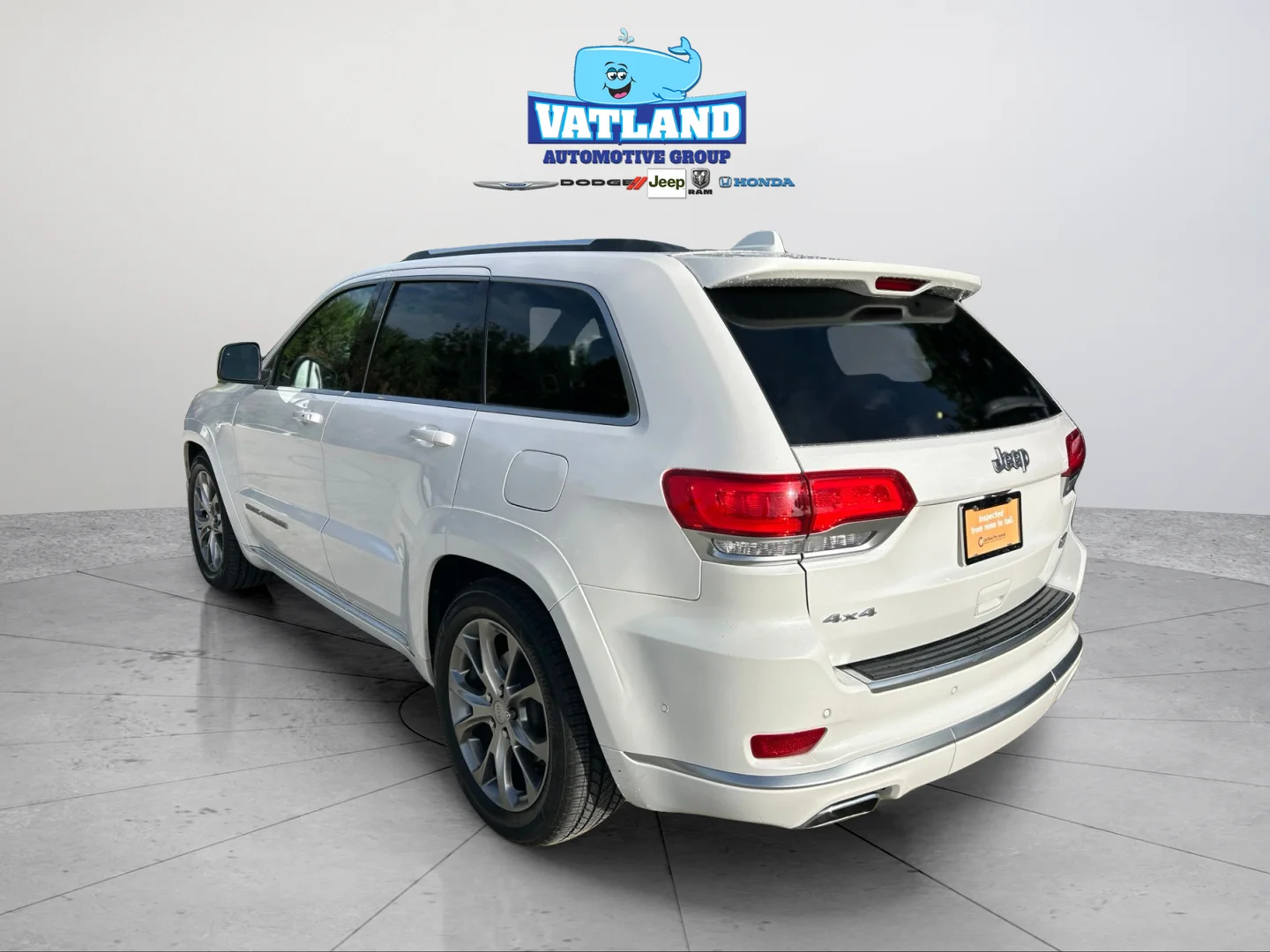 Used 2021 Ivory Jeep Summit image 3