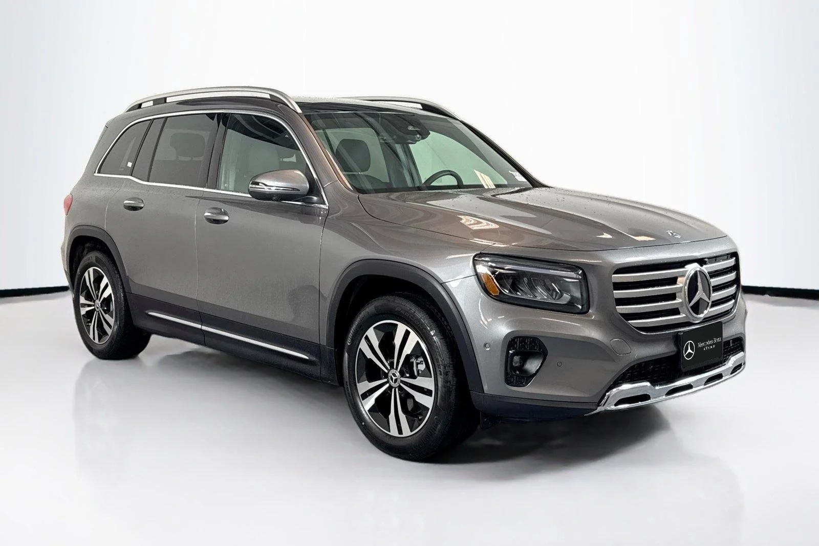 Used 2026 Mountain Grey Metallic Mercedes-Benz GLB 250 image 3