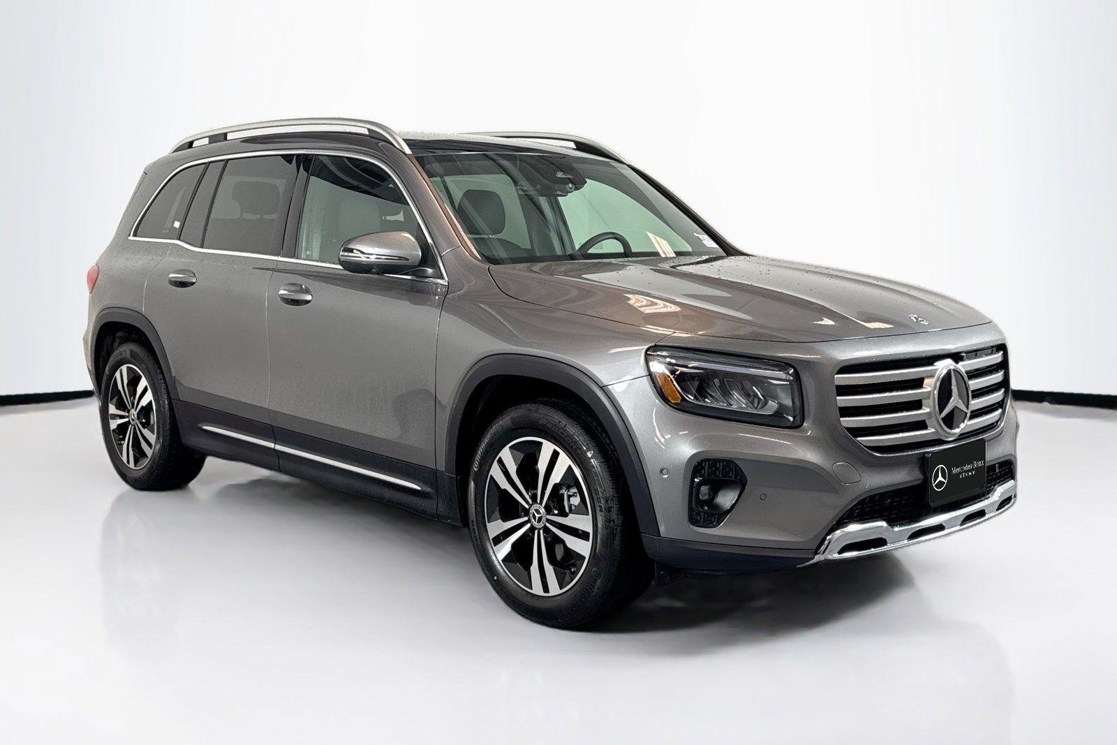 Used 2026 Mountain Grey Metallic Mercedes-Benz GLB 250 image 3