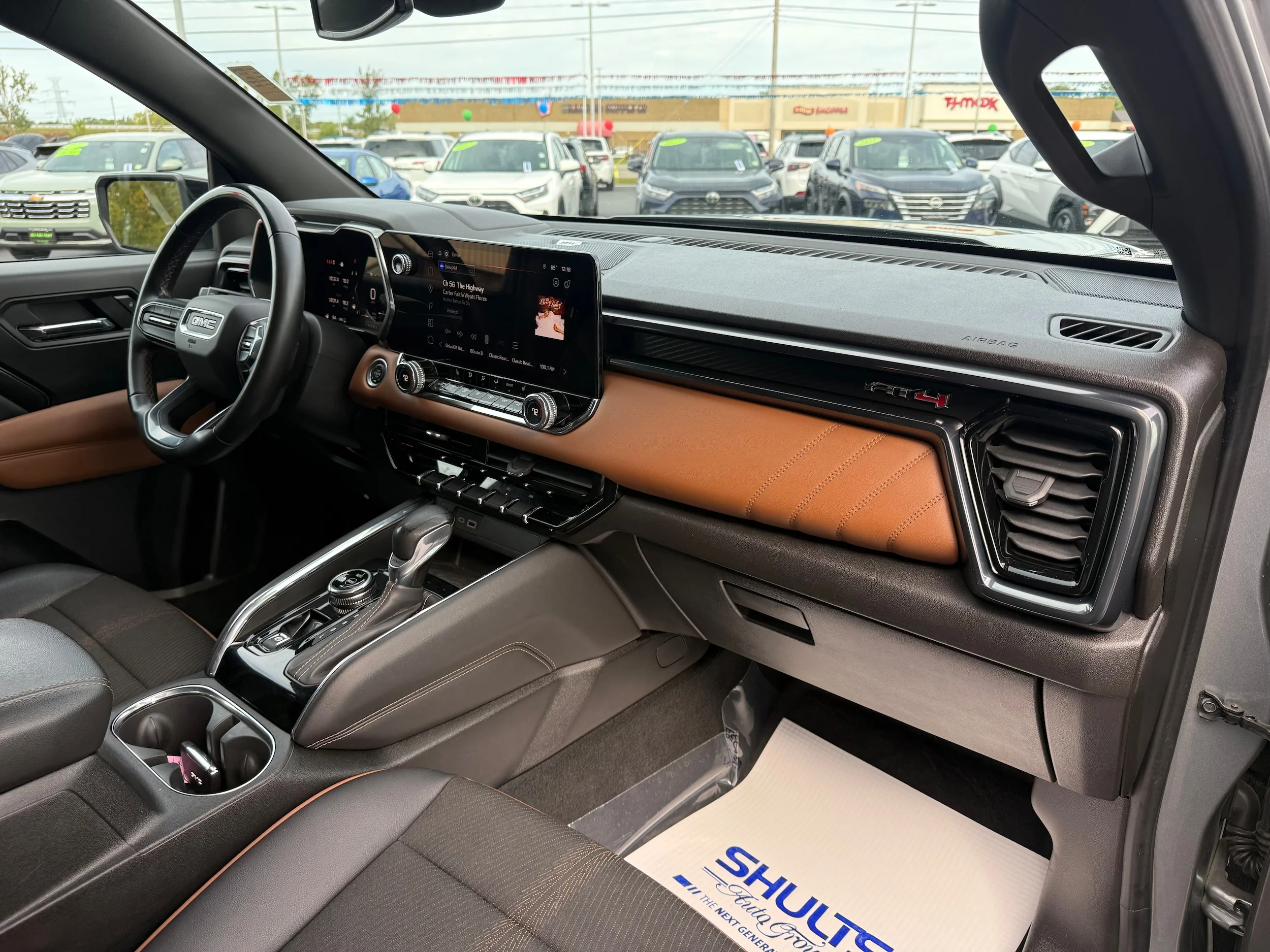 Used 2024 Gray GMC 4WD AT4 image 25