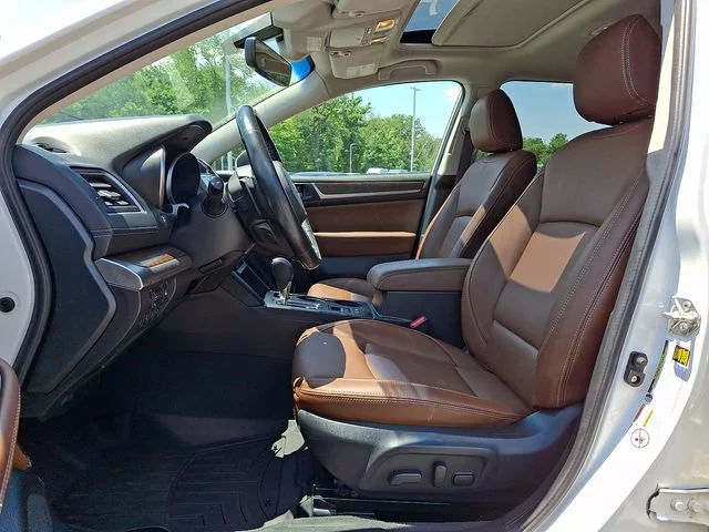 Used 2018 White Subaru 3.6R Touring image 14
