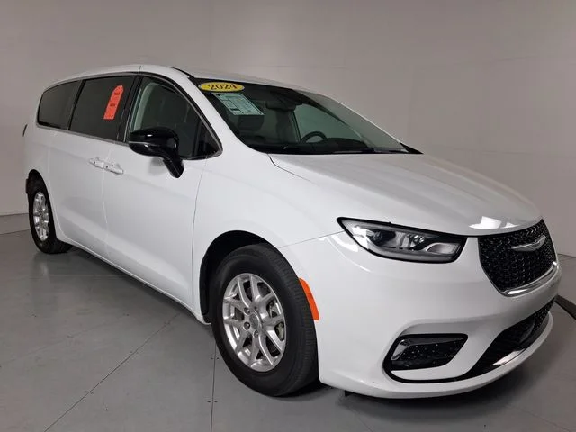 Used 2024 White Chrysler Touring L image 2