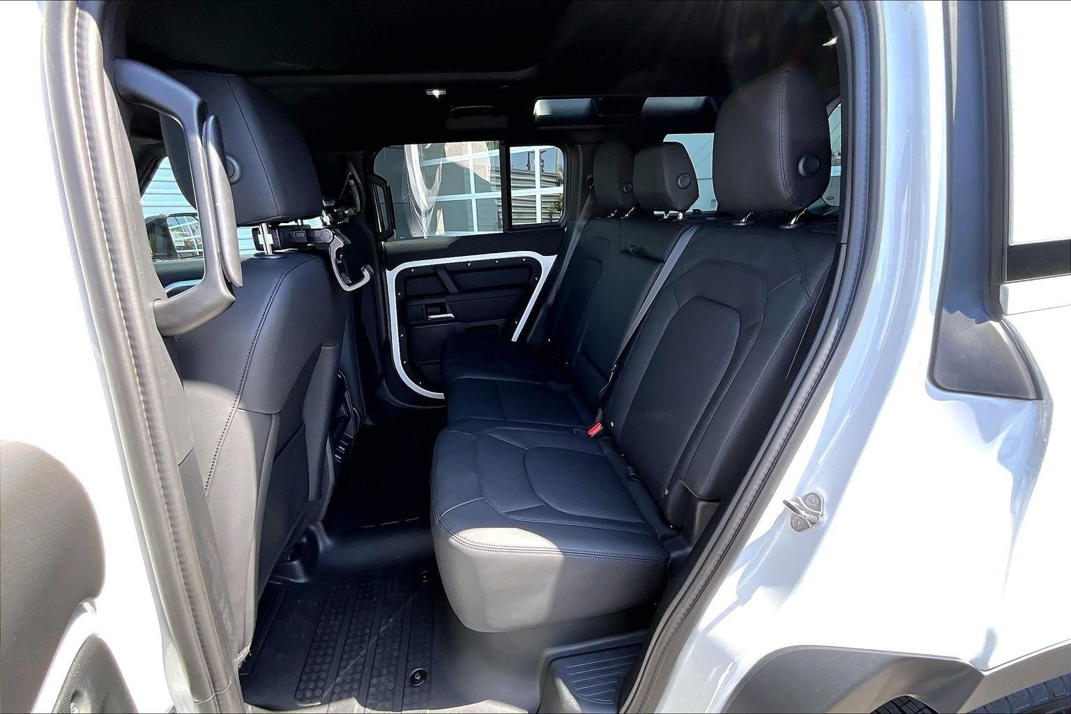 New 2026 Fuji White LAND ROVER S image 10