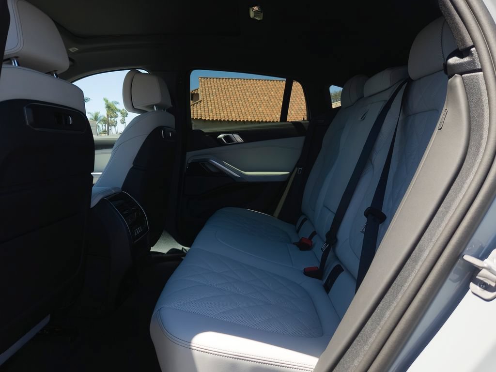 New 2027 Brooklyn Grey Metallic BMW xDrive40i image 8