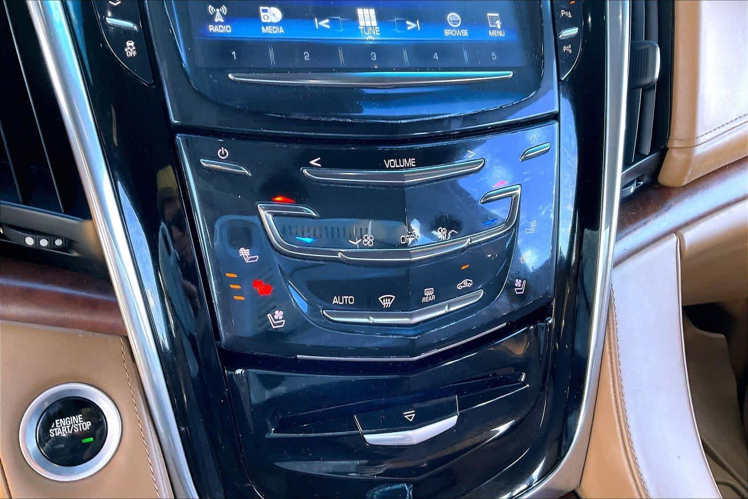 Used 2017 Crystal White Tricoat Cadillac Platinum image 30