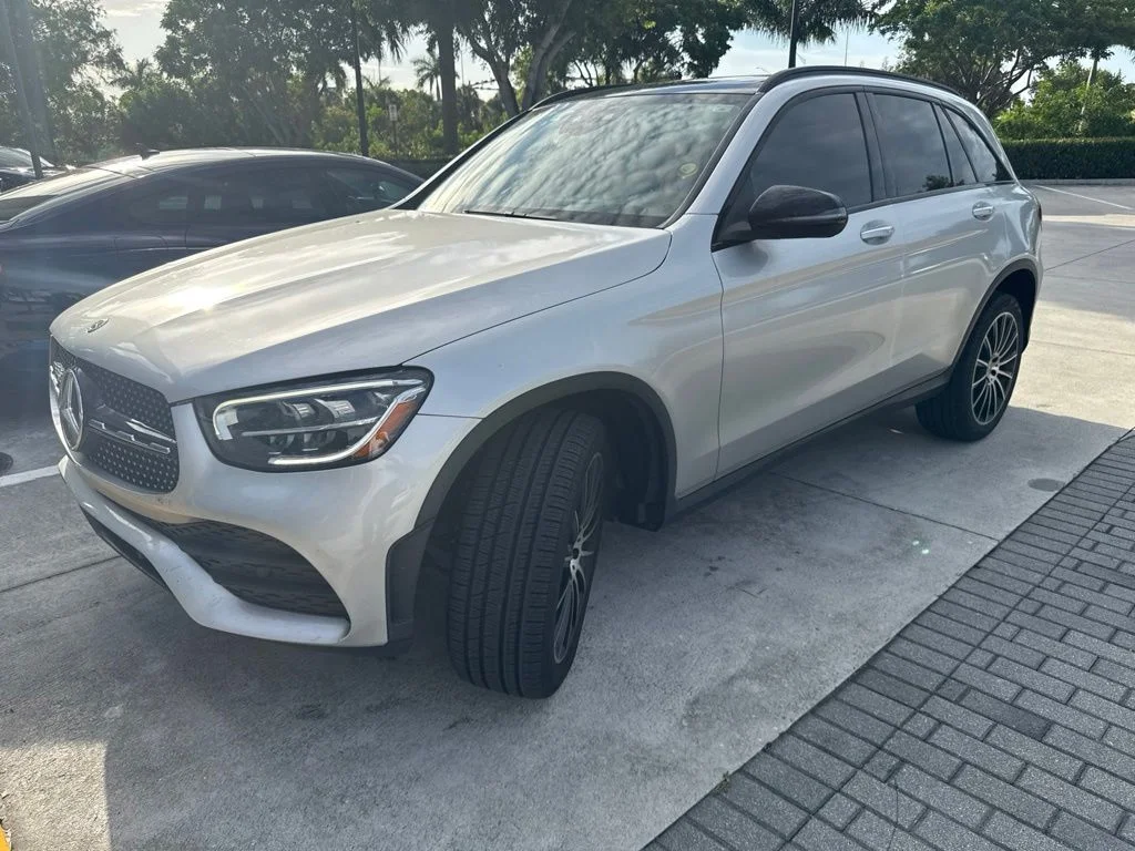 Used 2020 Silver Mercedes-Benz GLC 300 image 1