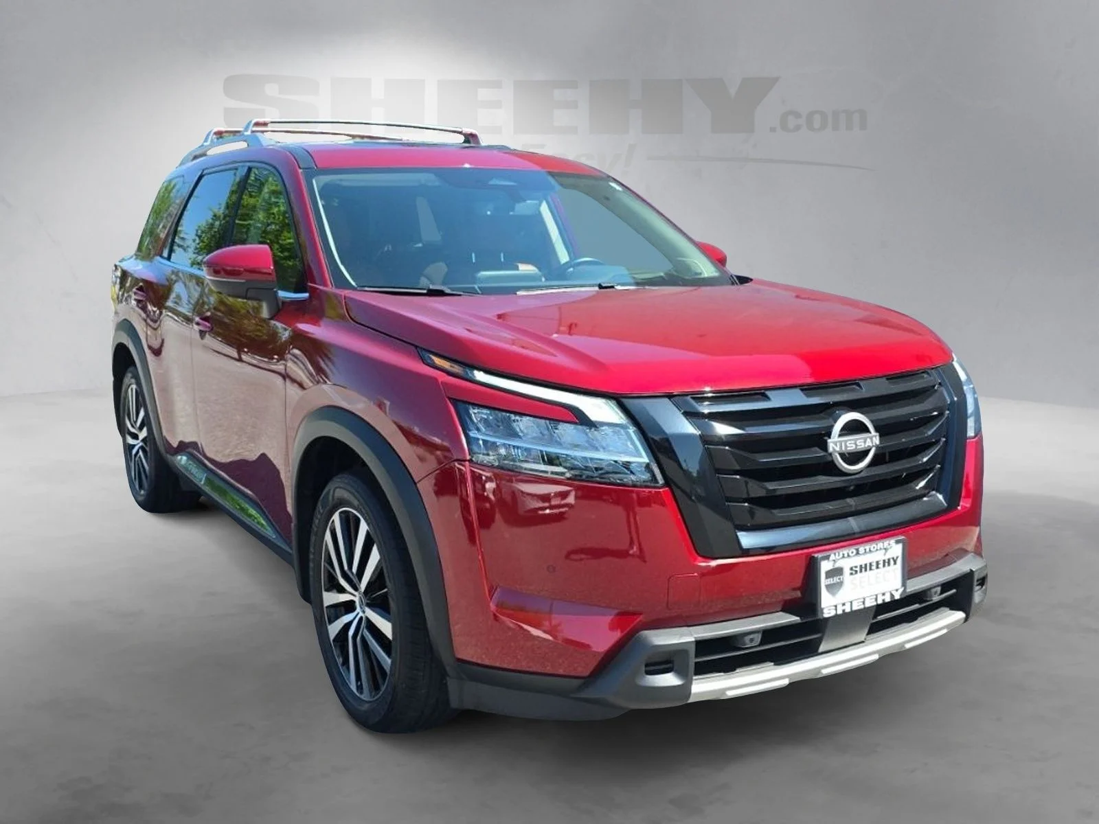 Used 2023 Red Nissan Platinum image 2