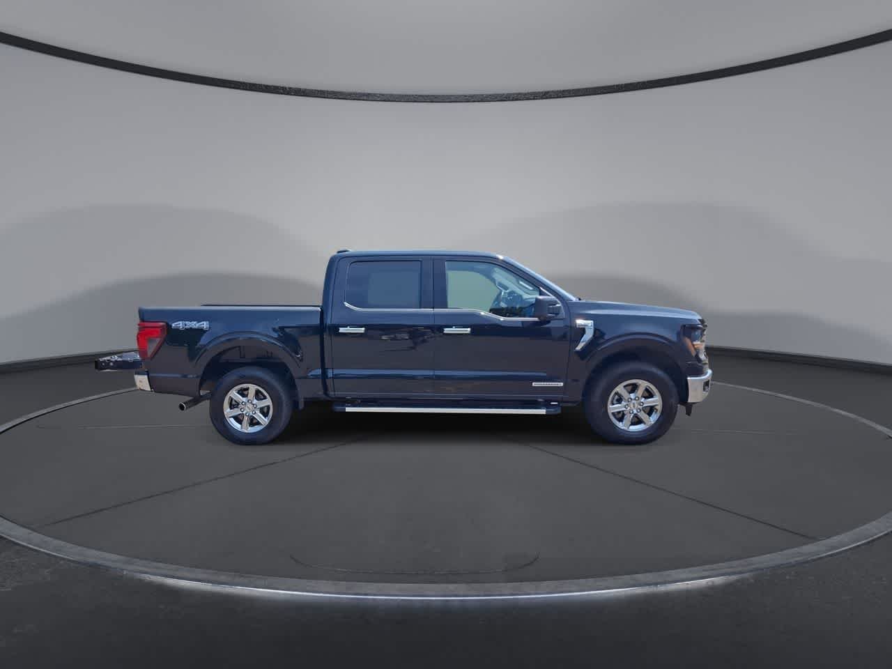 Used 2024 Agate Black Metallic Ford XLT image 9