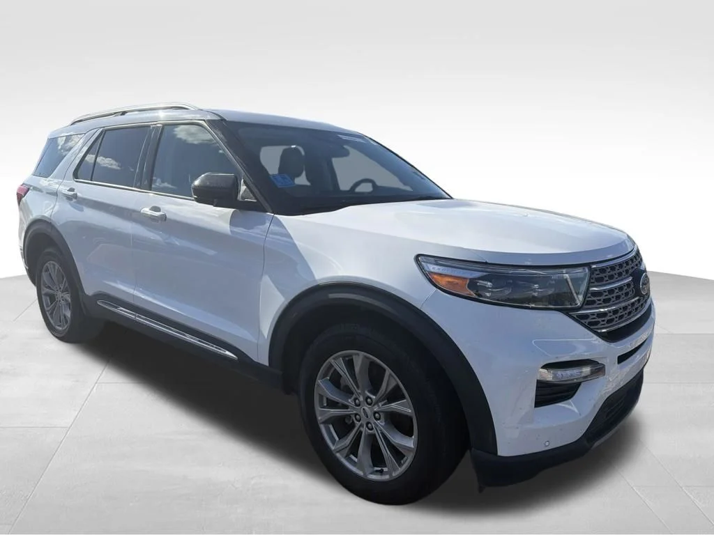 Used 2023 White Ford Limited image 30