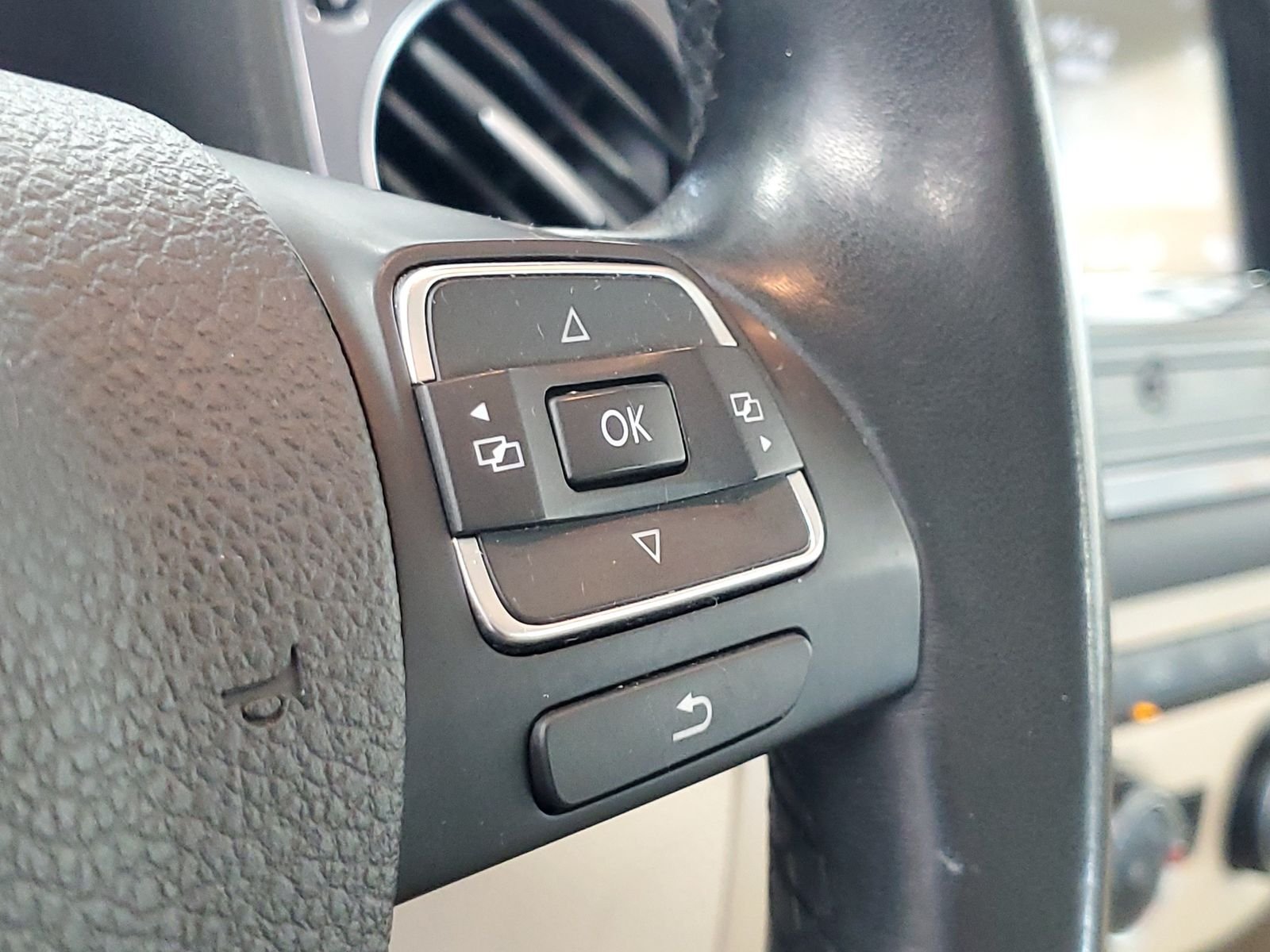Used 2016 Red Volkswagen S image 14