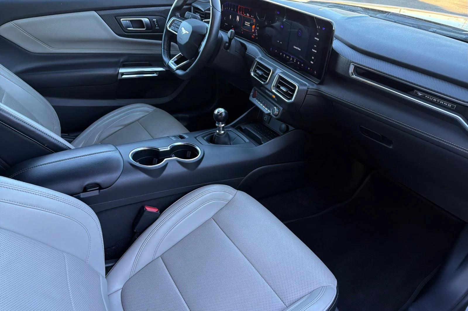Used 2024 Dark Matter Gray Metallic Ford GT Premium image 15