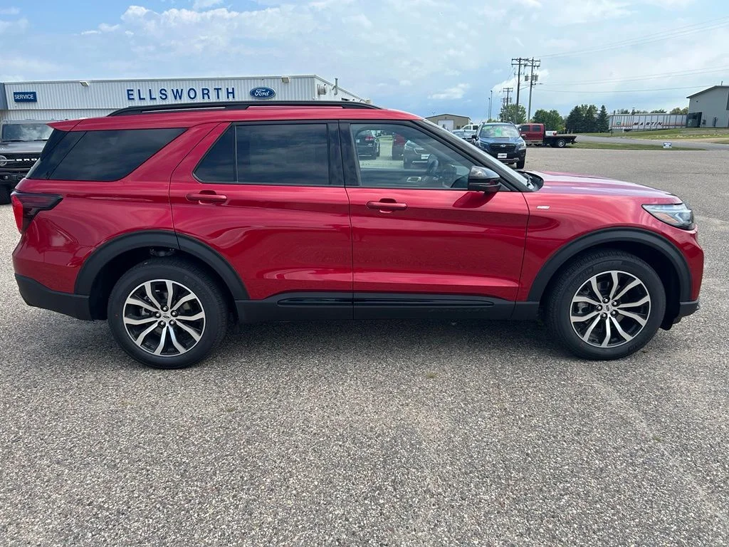 New 2026 Rapid Red Metallic Tinted Clearcoat Ford ST-Line image 8
