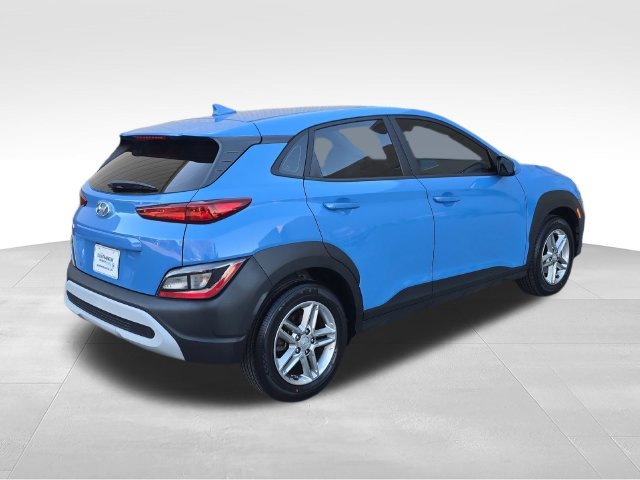 Used 2022 Blue Hyundai SE image 5