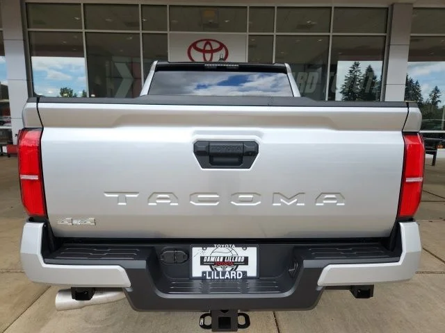 2025 Toyota Tacoma SR5 - Photo 25