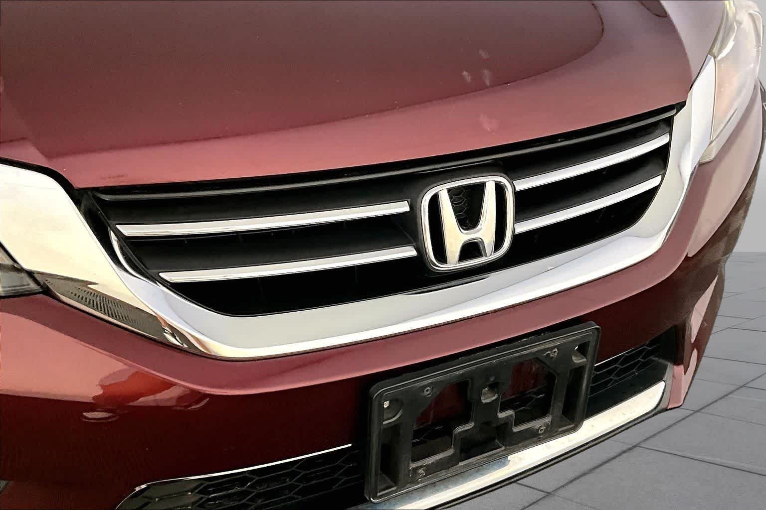 Used 2014 Alabaster Silver Metallic Honda EX-L image 32