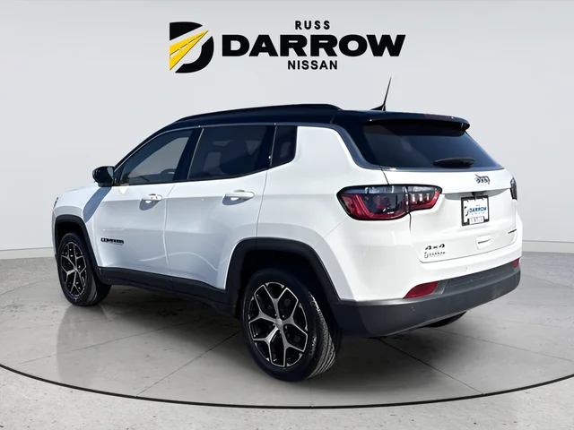 Used 2024 White Jeep Limited image 3