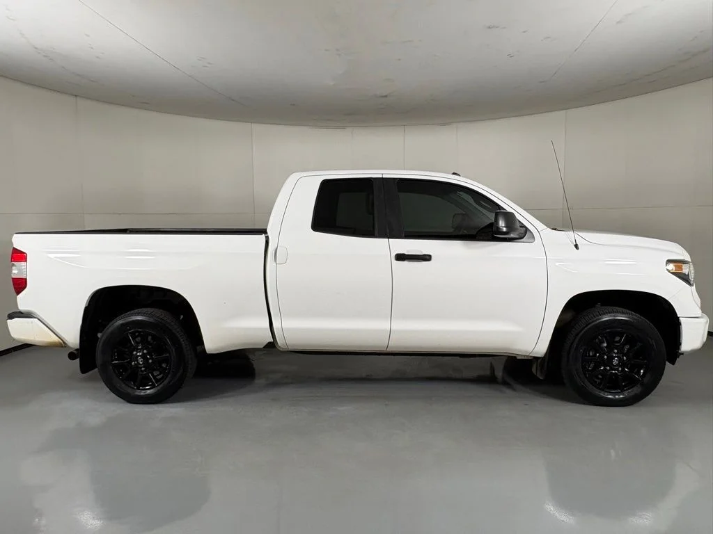 Used 2019 White Toyota SR5 image 9