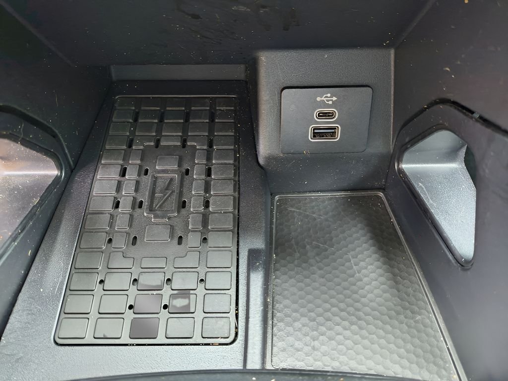 Used 2024 Carbonized Gray Metallic Ford XLT image 25