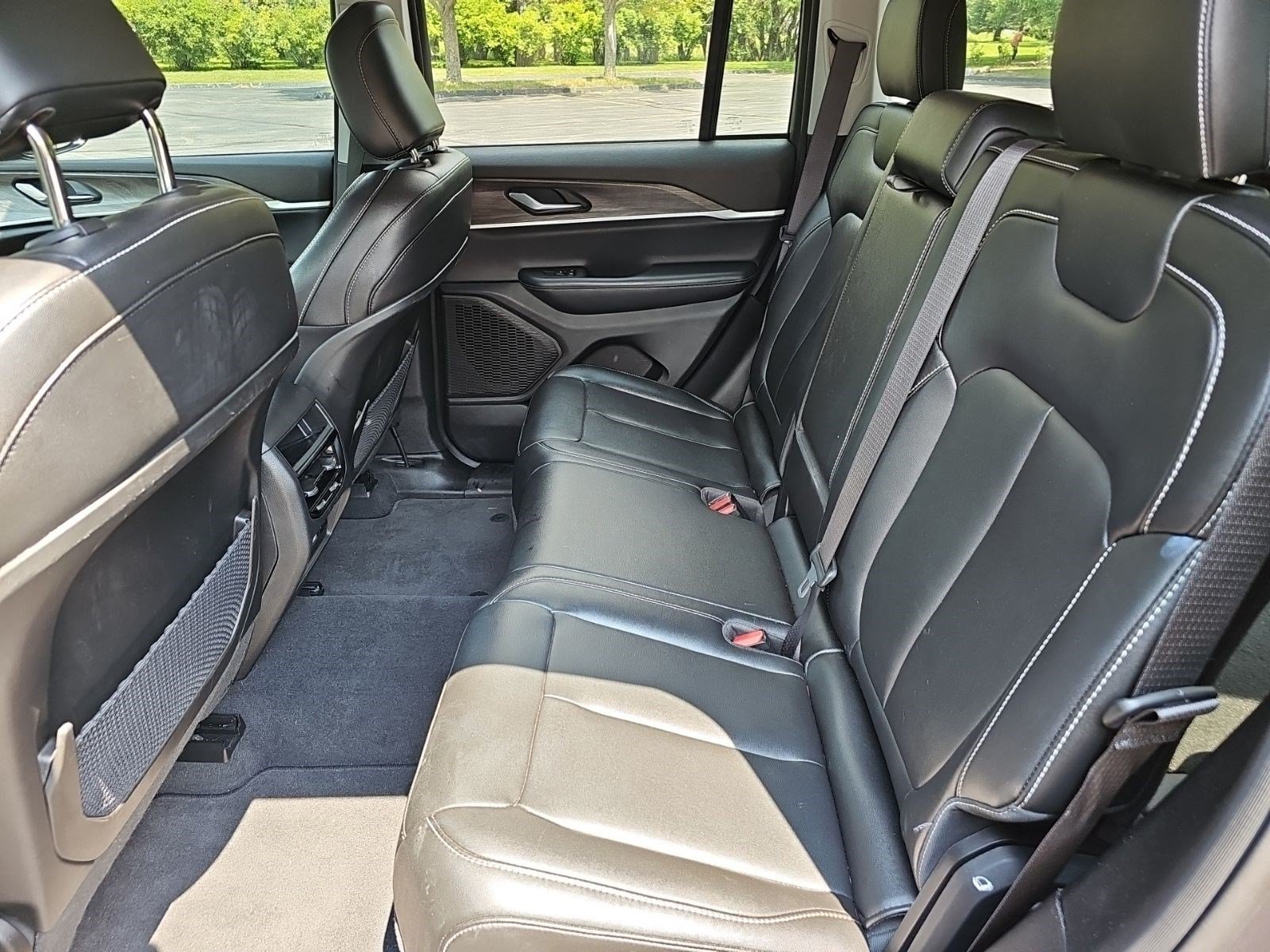 Certified Used 2024 Baltic Gray Metallic Clearcoat Jeep Limited image 15