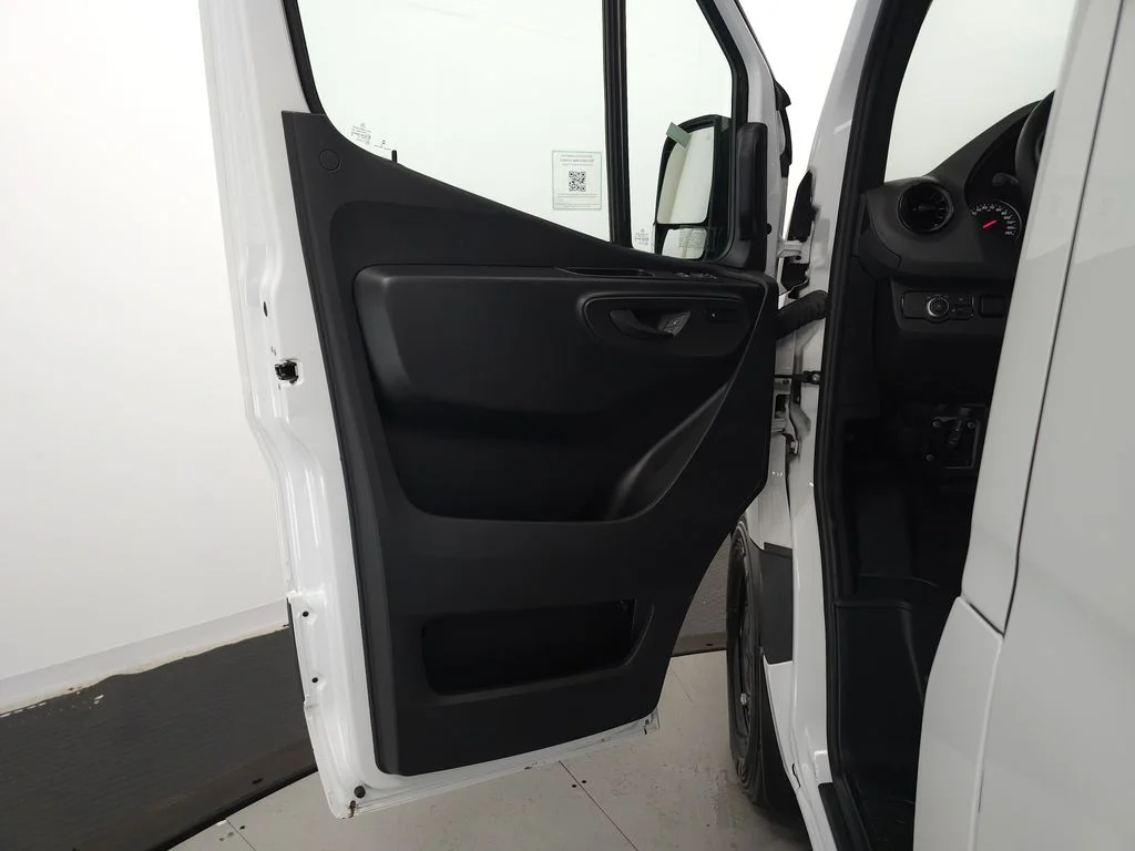 Used 2025 White Mercedes-Benz Cargo 144 WB image 5