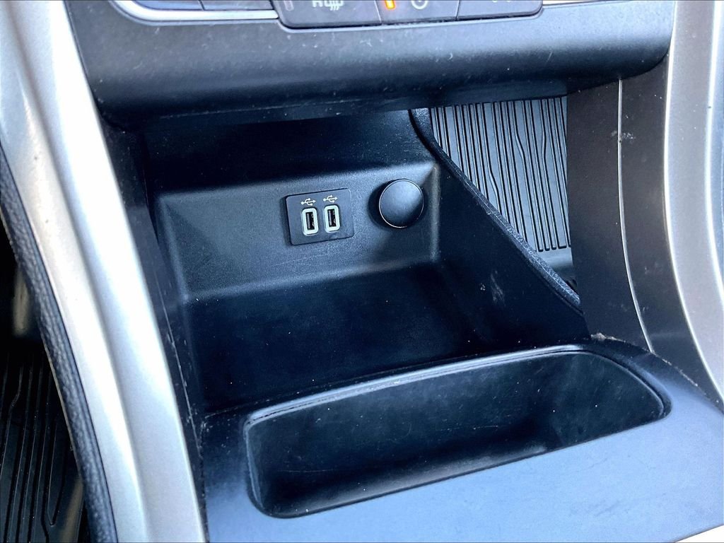 Used 2019 White Ford SE image 27