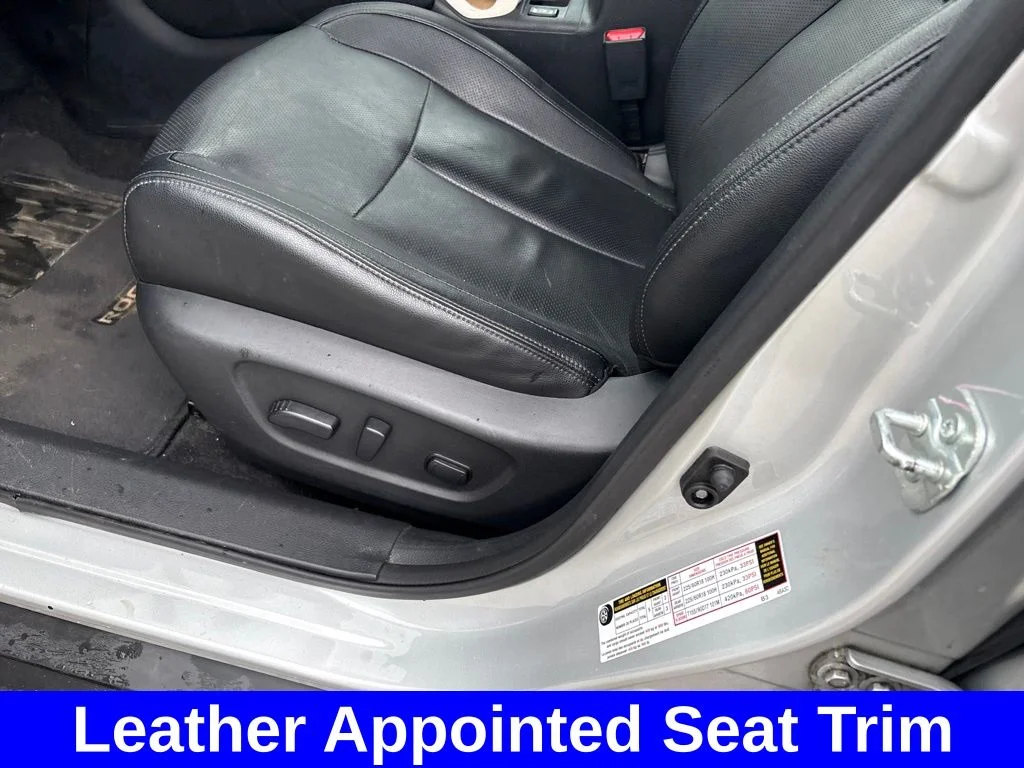 Used 2017 Silver Nissan SL image 15