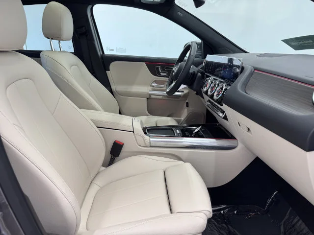 Certified Used 2026 Mountain Gray Metallic Mercedes-Benz GLA 250 image 18