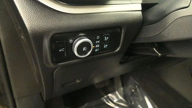 Used 2023 Black Ford XLT image 14