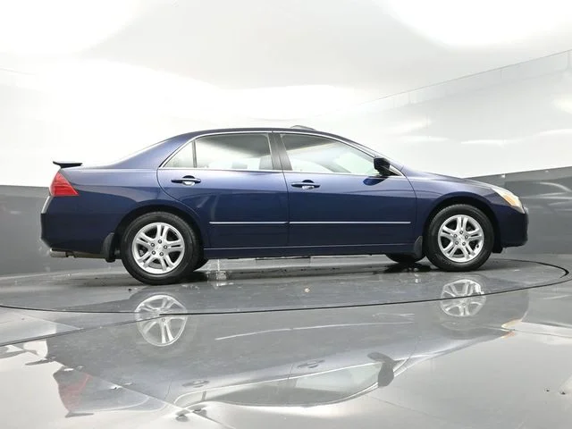 Used 2007 Blue Honda EX-L image 38