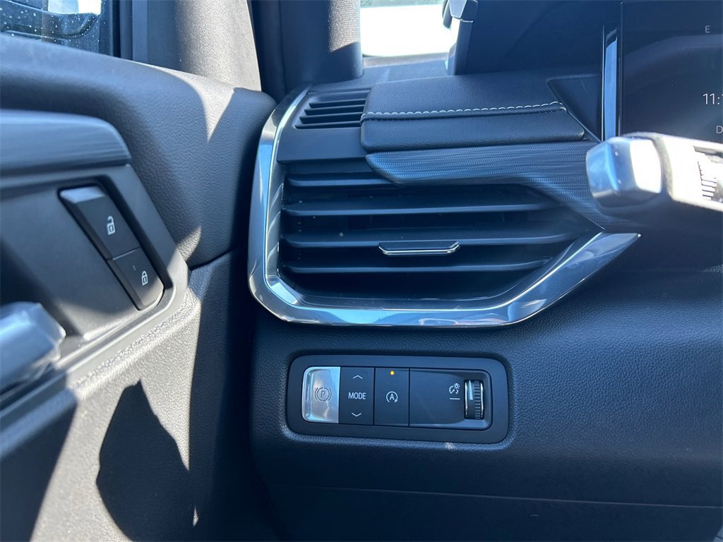 2026 GMC ACADIA - Image 18