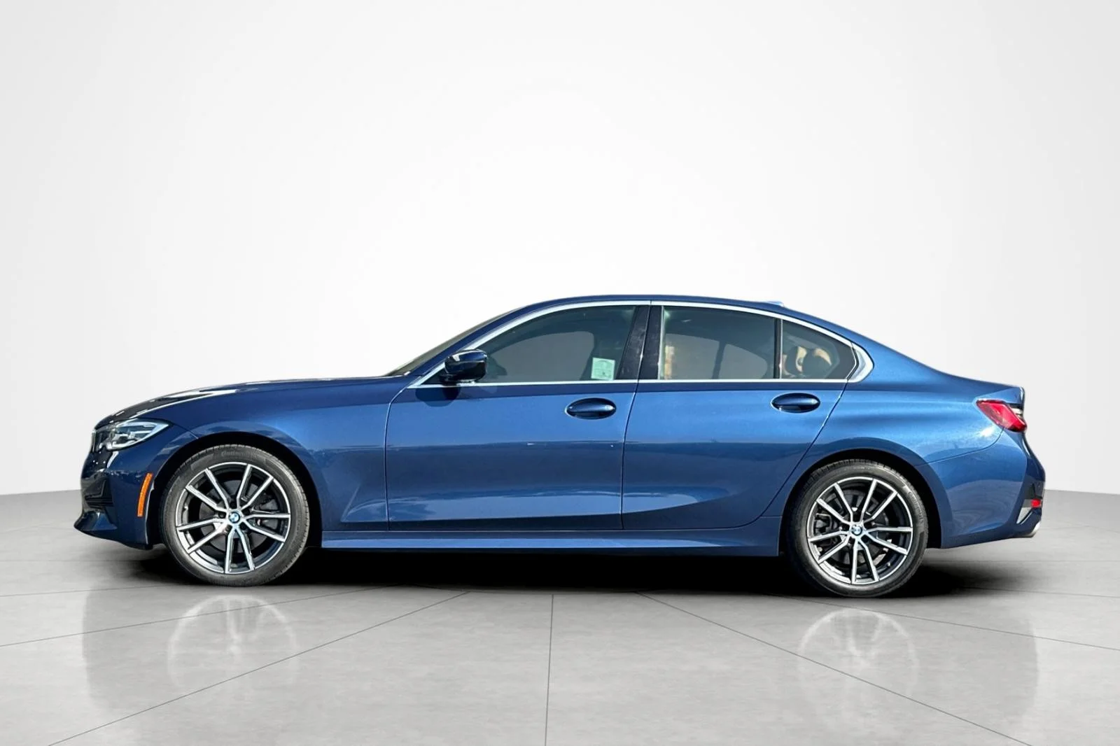 Used 2021 Phytonic Blue Metallic BMW 330i image 2