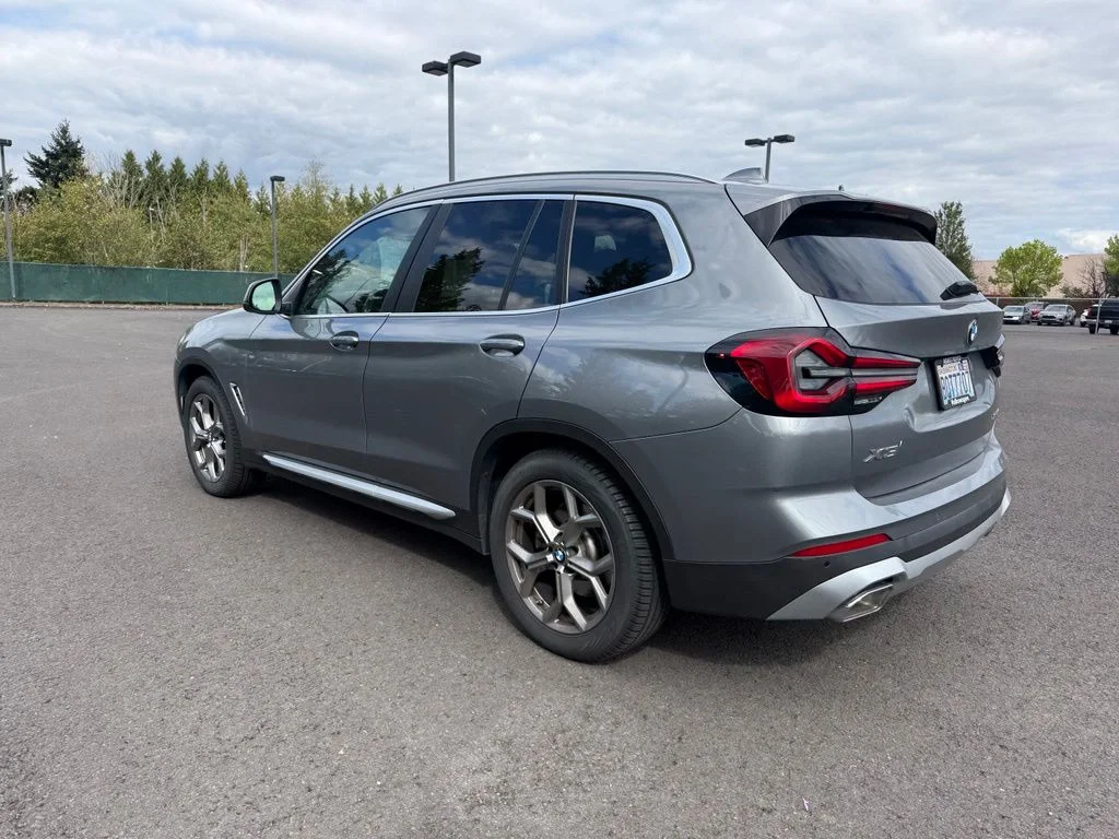 Used 2023 Skyscraper Gray Metallic BMW xDrive30i image 5