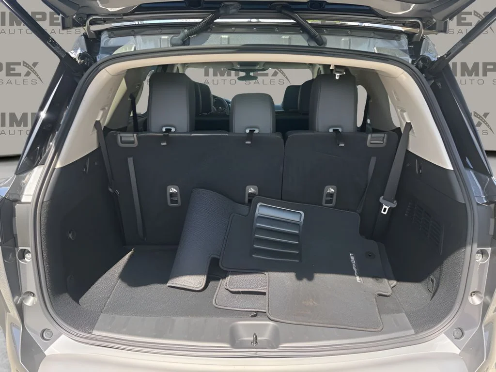 Used 2025 Gray Nissan SL image 30