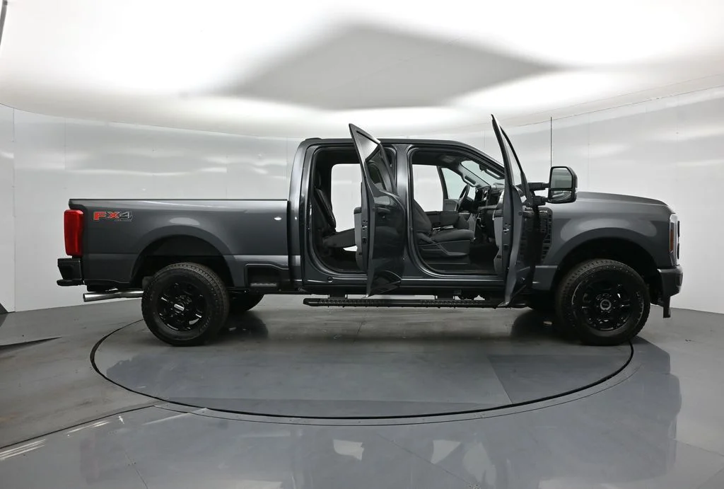 New 2026 Gray Ford XL image 4