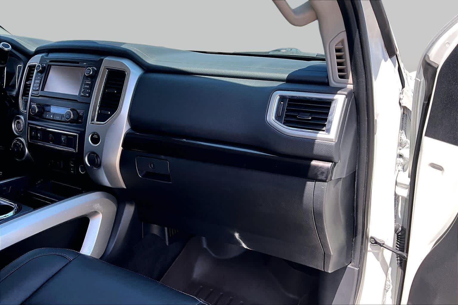 Used 2018 Glacier White Nissan SV image 18