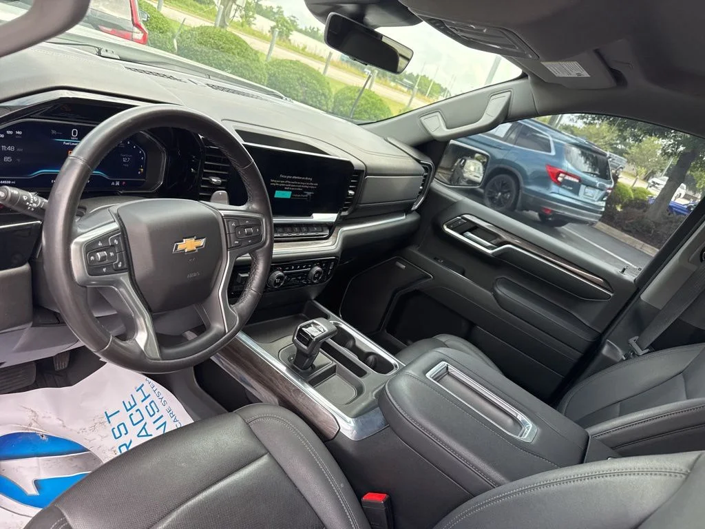 Used 2022 Iridescent Pearl Tricoat Chevrolet LTZ image 20