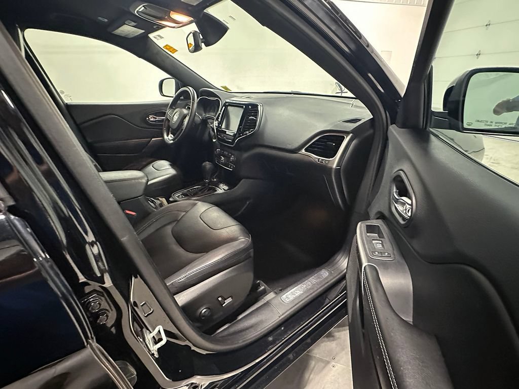Used 2019  Jeep High Altitude image 27