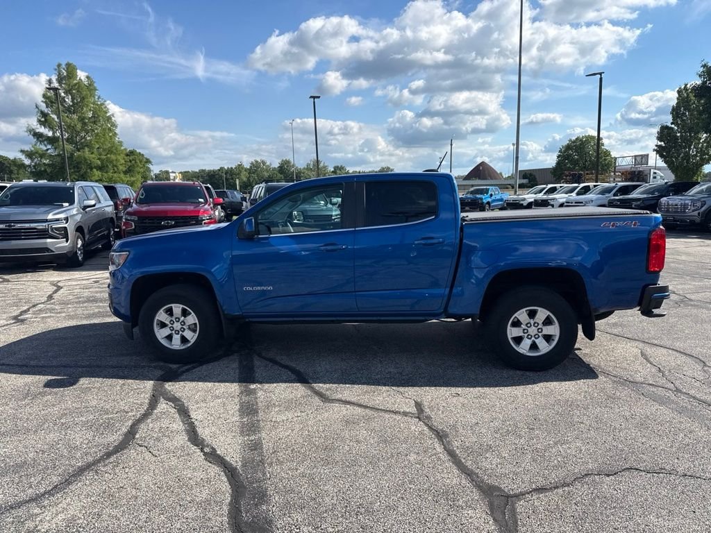 Used 2019 KINETIC BLUE METALLIC Chevrolet 4WD Work Truck image 5