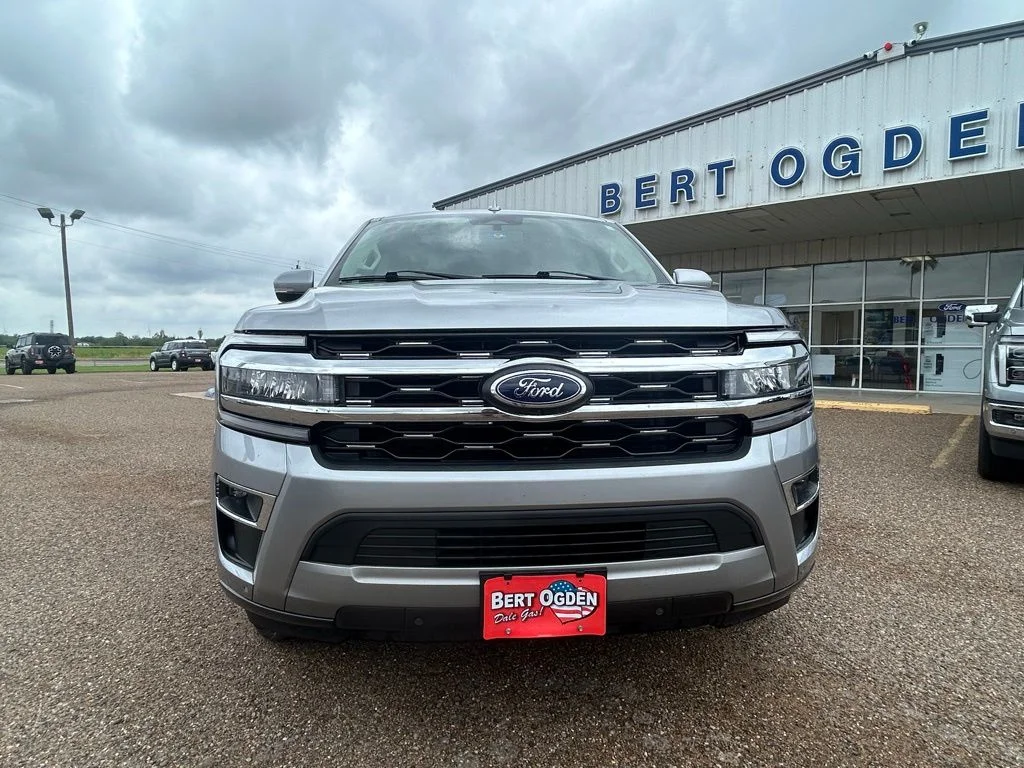 Used 2023 Silver Ford Limited image 2