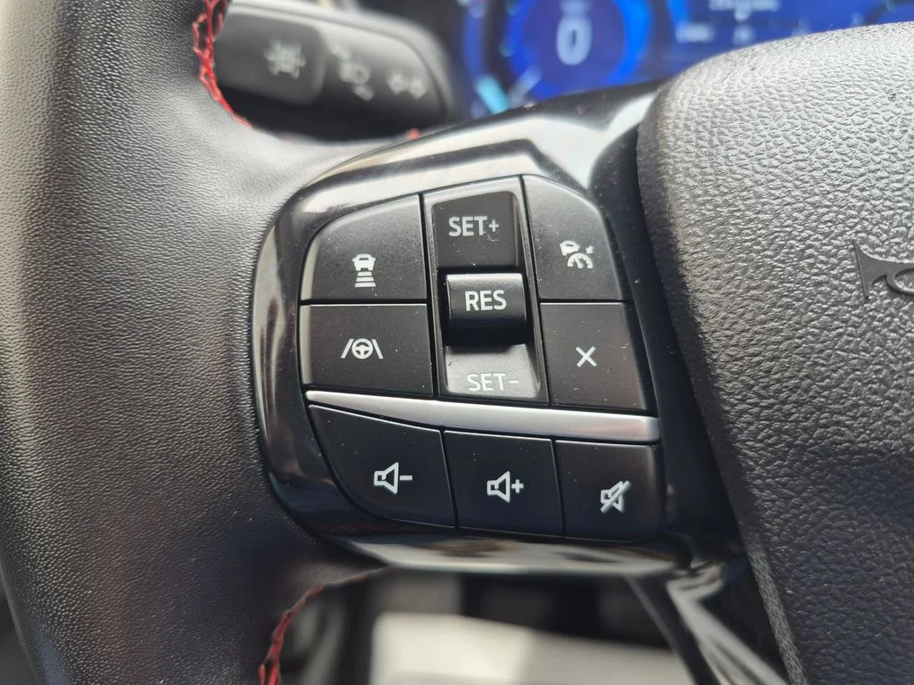 Used 2022 Silver Metallic Ford SEL image 19