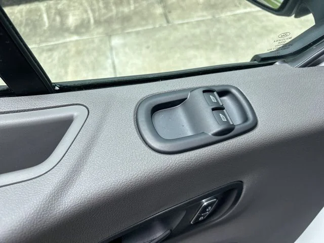 New 2024 White Ford Medium Roof Pass. XLT AWD image 15