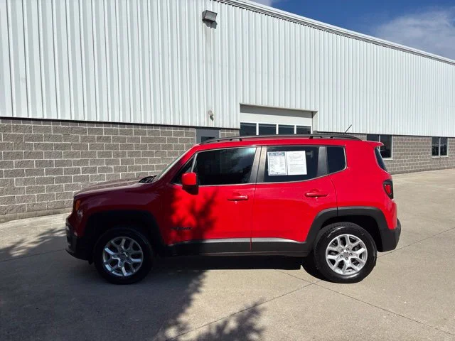 Used 2016 Colorado Red Jeep Latitude image 9