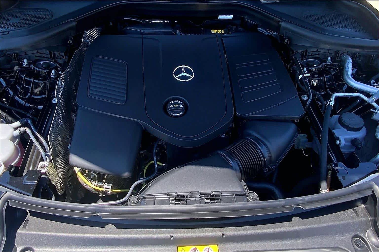 New 2026 Black Mercedes-Benz GLC 300 image 16