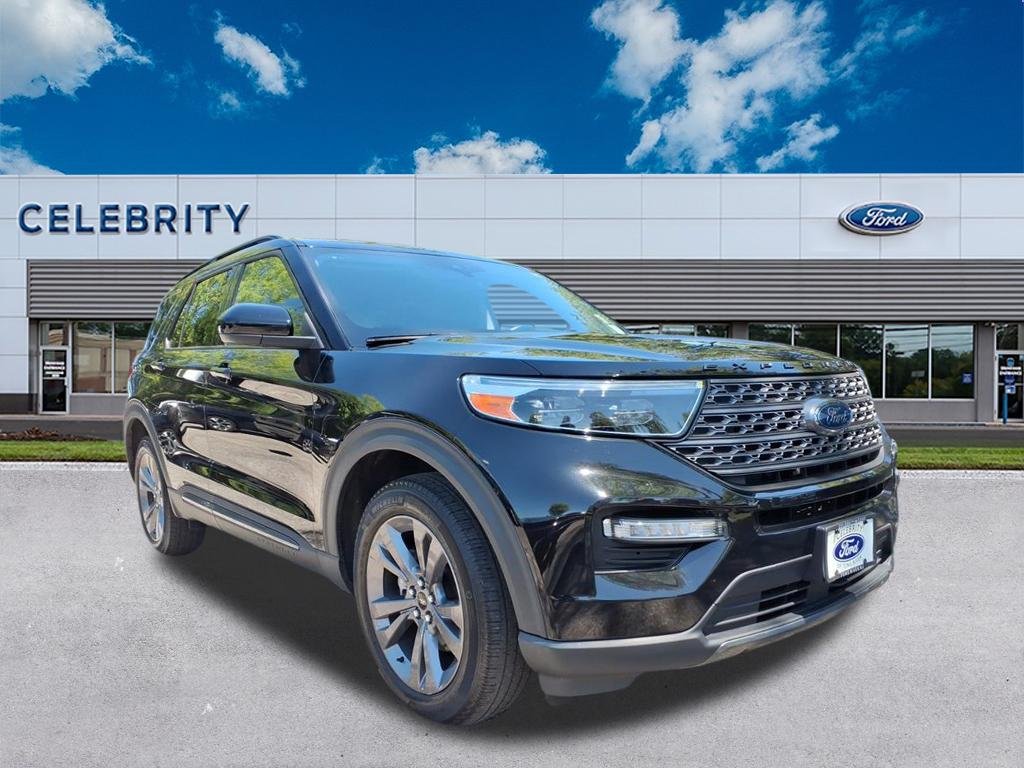 2023 Ford Explorer XLT 4WD's photo