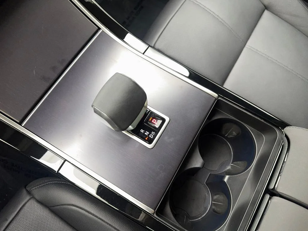Used 2026 Black Land Rover Dynamic SE image 67